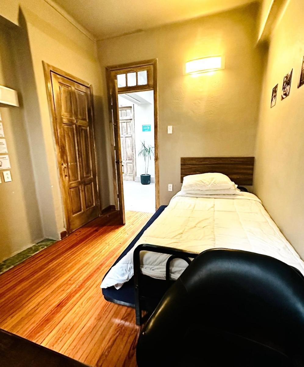 Frontera 49 Roma Norte Hostal Kota Meksiko Bagian luar foto